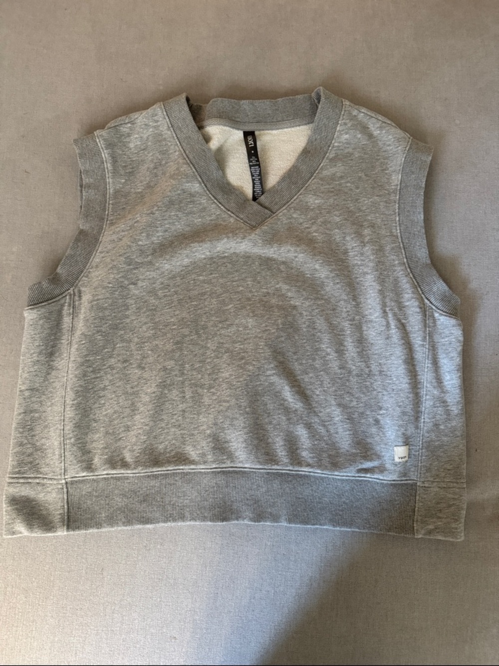 Vuori Gray V‑Neck Sleeveless Sweatshirt Vest size M